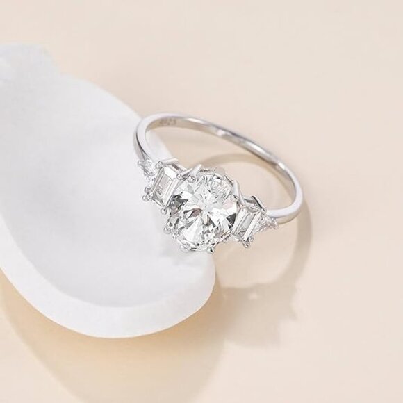 3CT 925 Sterling Silver Oval Cut Cubic Zirconia Engagement Ring Silver - Picture 1 of 6